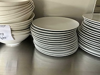 Partij servies en keuken benodigdheden - afbeelding 27 van  35