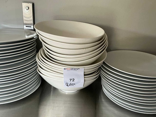 Partij servies en keuken benodigdheden - afbeelding 28 van  35