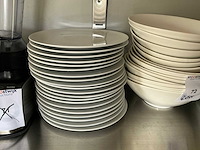 Partij servies en keuken benodigdheden - afbeelding 29 van  35