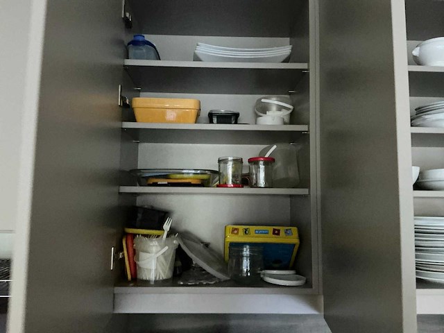 Partij servies, glaswerk en bestekken - afbeelding 2 van  7