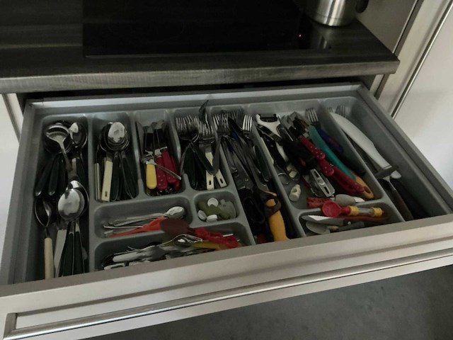 Partij servies, glaswerk en bestekken - afbeelding 5 van  7