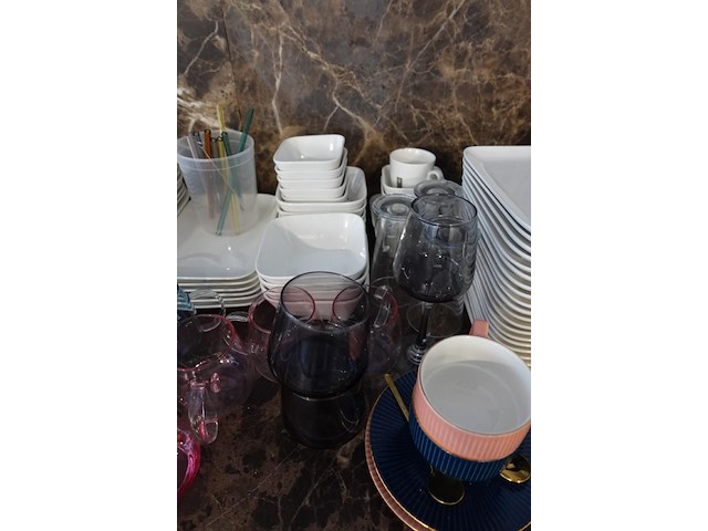 Partij servies - afbeelding 2 van  15