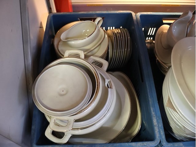 Partij servies - afbeelding 2 van  7