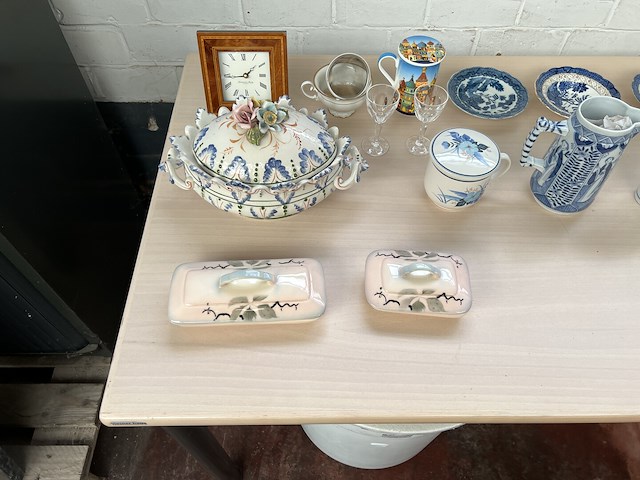 Partij servies,zetel en zitjes - afbeelding 3 van  14