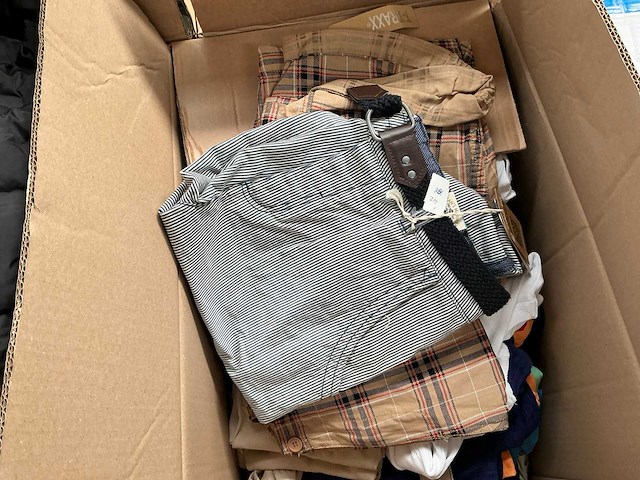 Partij shorten, polo’s, tanktops en t-shirts - afbeelding 1 van  10