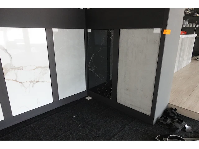Partij showroom tegels - afbeelding 2 van  8