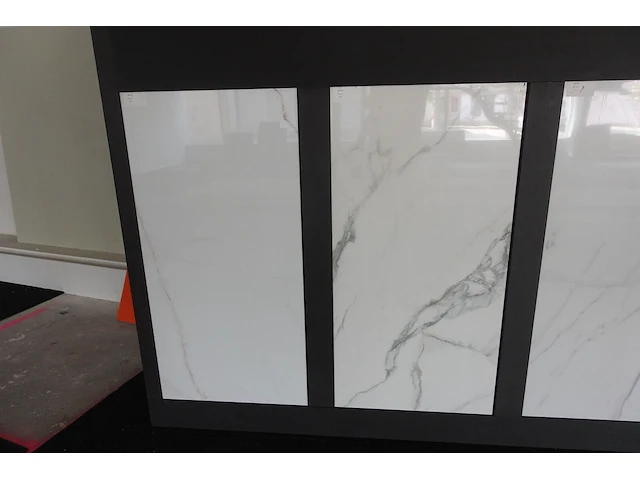 Partij showroom tegels - afbeelding 7 van  8