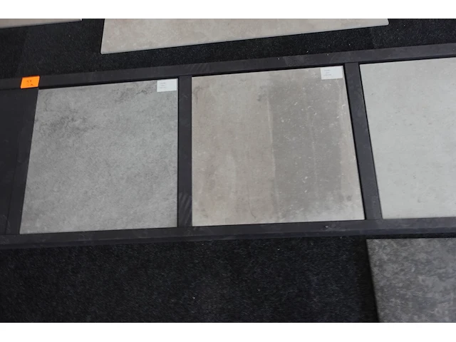 Partij showroom tegels - afbeelding 2 van  24