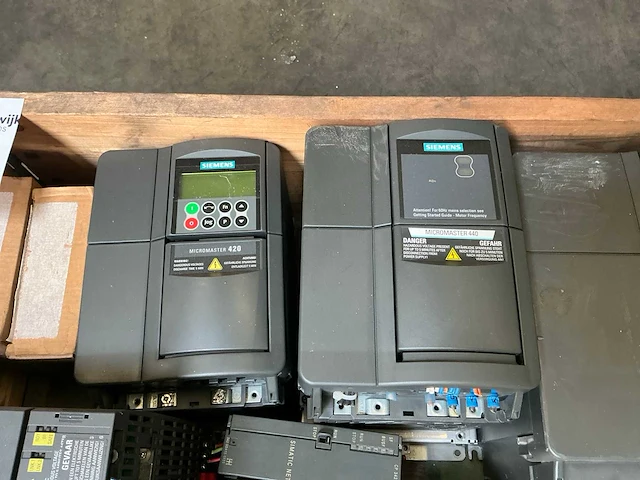 Partij siemens frequentieregelaars en plc modules - afbeelding 8 van  13