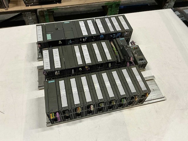 Partij siemens s7 plc-modules - afbeelding 1 van  9