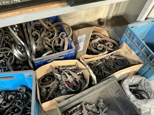 Partij sierhekwerk onderdelen - afbeelding 4 van  8