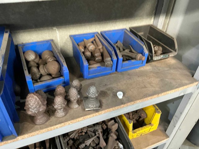 Partij sierhekwerk onderdelen - afbeelding 8 van  8