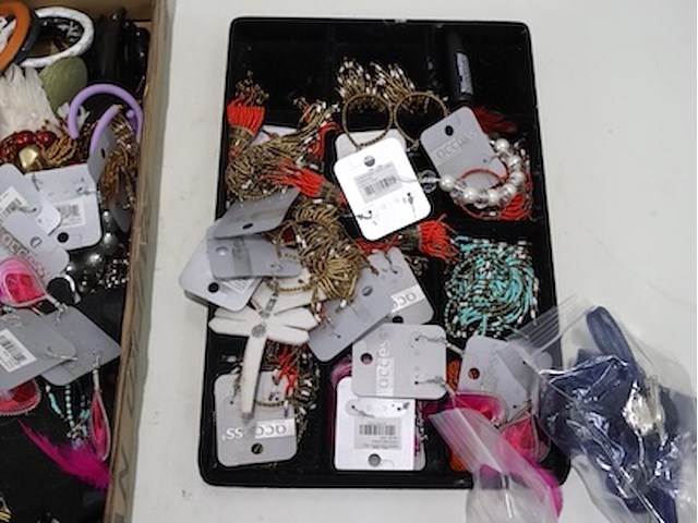 Partij sierjuwelen - afbeelding 5 van  9