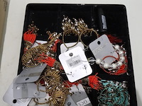 Partij sierjuwelen - afbeelding 6 van  9