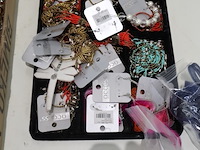 Partij sierjuwelen - afbeelding 7 van  9