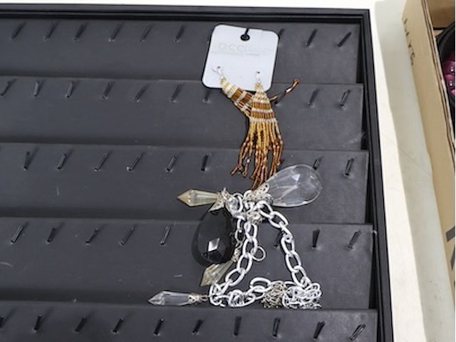 Partij sierjuwelen - afbeelding 9 van  9