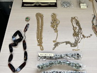 Partij sierraden - afbeelding 2 van  8