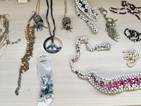 Partij sierraden - afbeelding 3 van  8