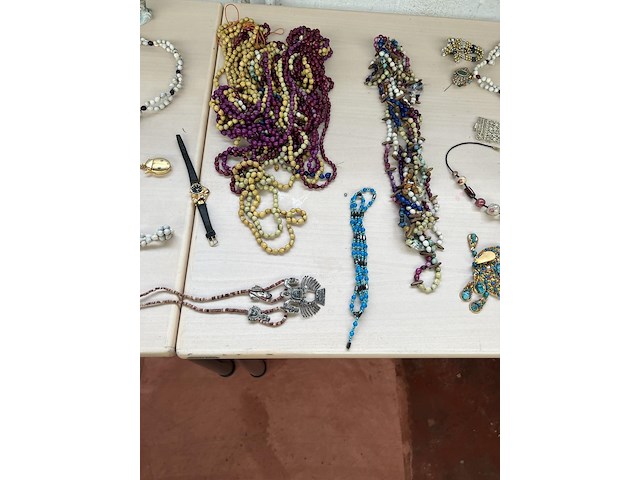 Partij sierraden - afbeelding 5 van  8