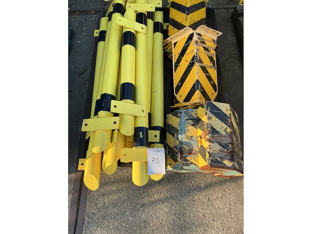 Partij signalisatie materiaal voor palletstelling - afbeelding 2 van  2