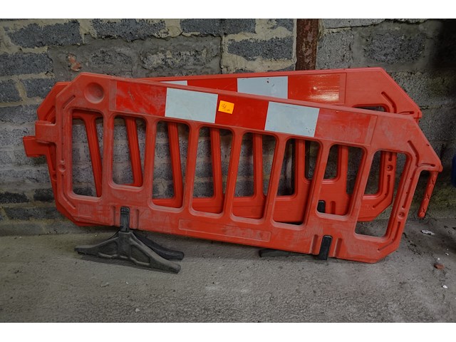 Partij signalisatieborden + voetstukken - afbeelding 2 van  4