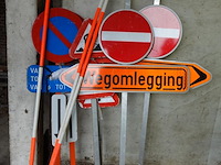 Partij signalisatieborden - afbeelding 1 van  2
