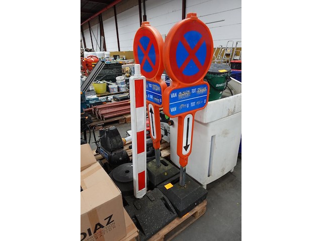 Partij signalisatieborden - afbeelding 2 van  4