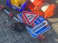 Partij signalisatielampen en divers - afbeelding 1 van  2