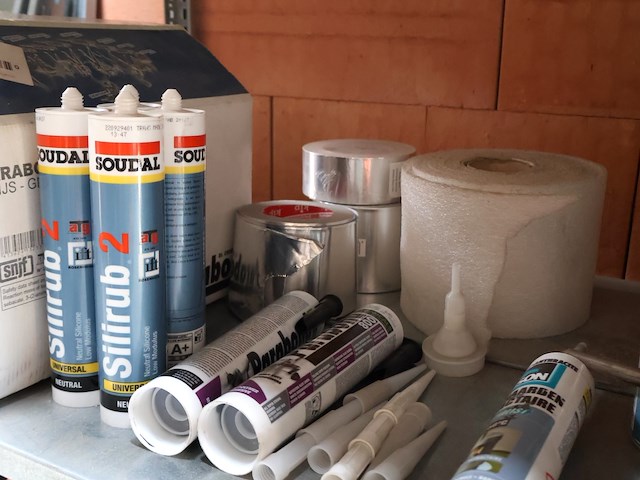 Partij silicone & bevestiging - afbeelding 3 van  4