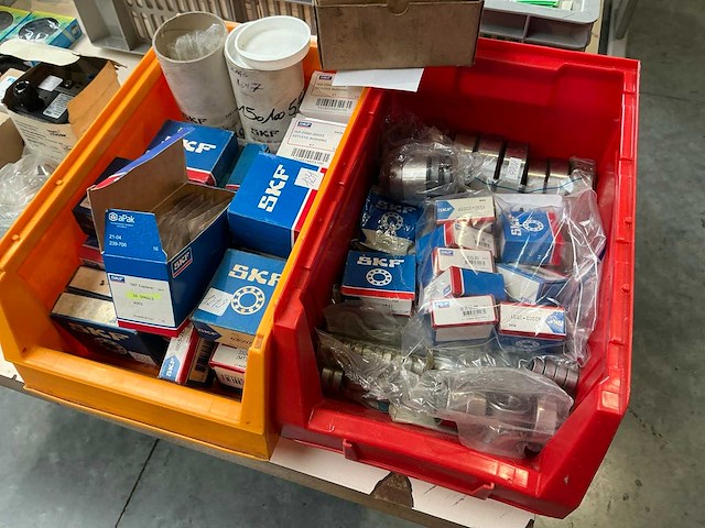 Partij skf kogellagers - afbeelding 1 van  6