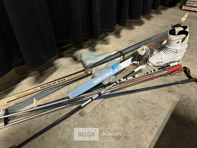 Partij skimateriaal - afbeelding 1 van  4