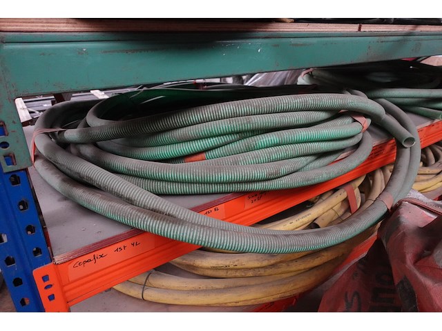 Partij slangen & buizen - afbeelding 2 van  18