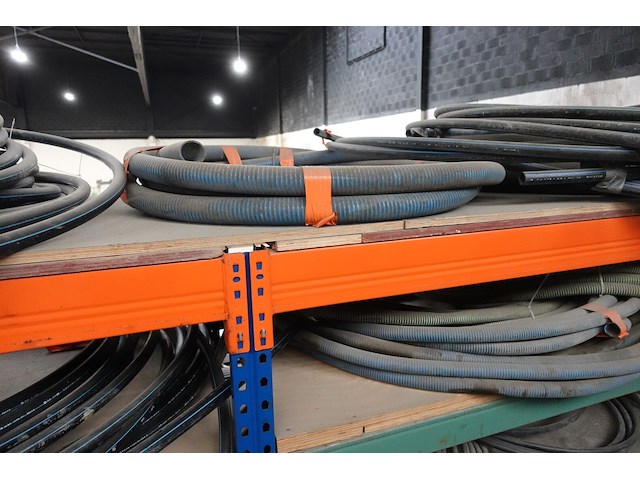 Partij slangen & buizen - afbeelding 5 van  18