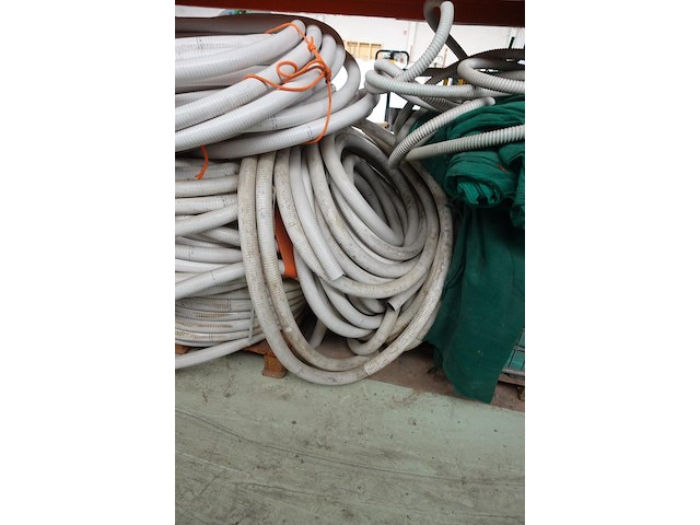 Partij slangen & buizen - afbeelding 9 van  18