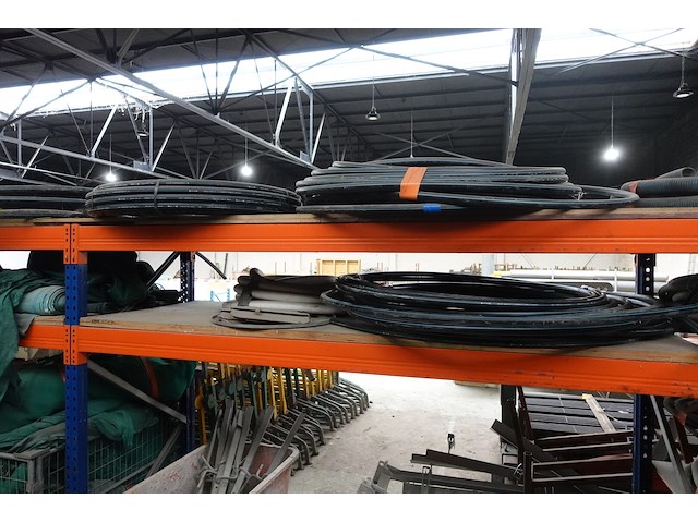 Partij slangen & buizen - afbeelding 11 van  18