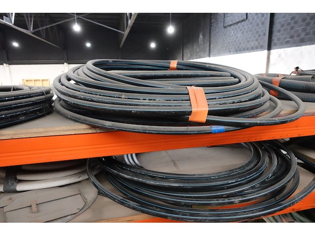 Partij slangen & buizen - afbeelding 15 van  18