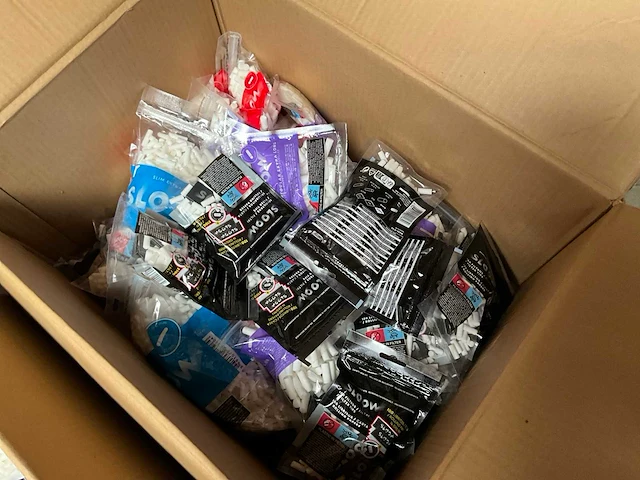 Partij sloow diverse soorten sigaret filters - afbeelding 3 van  4