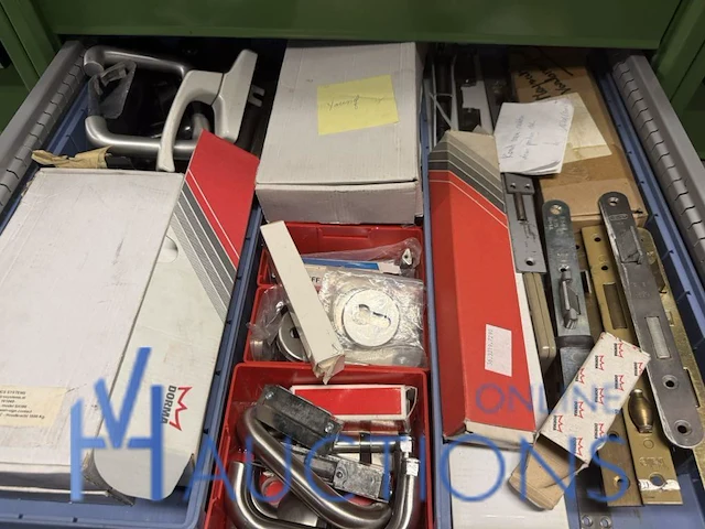 Partij sloten, deuronderdelen en spanmateriaal - afbeelding 2 van  57