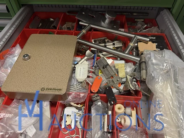 Partij sloten, deuronderdelen en spanmateriaal - afbeelding 3 van  57
