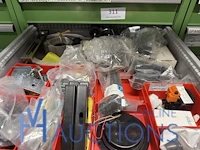 Partij sloten, deuronderdelen en spanmateriaal - afbeelding 4 van  57