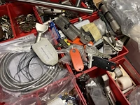 Partij sloten, deuronderdelen en spanmateriaal - afbeelding 11 van  57