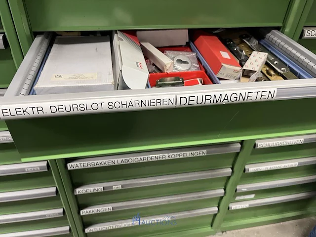 Partij sloten, deuronderdelen en spanmateriaal - afbeelding 15 van  57