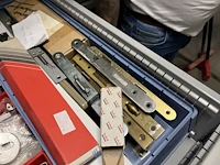 Partij sloten, deuronderdelen en spanmateriaal - afbeelding 16 van  57