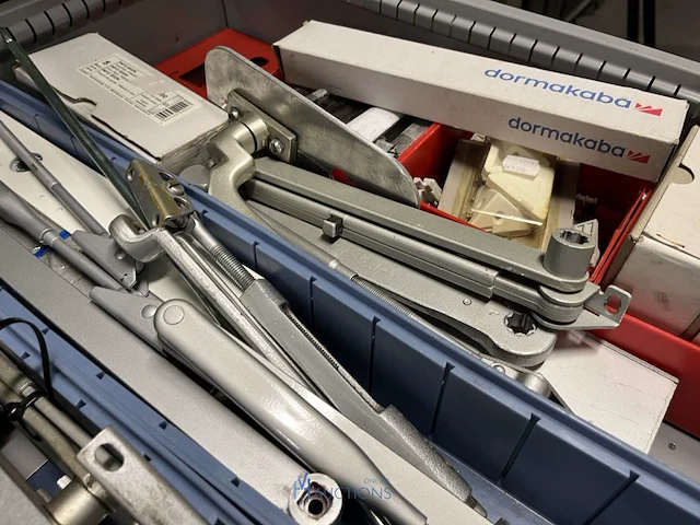 Partij sloten, deuronderdelen en spanmateriaal - afbeelding 24 van  57