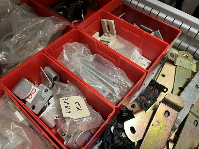 Partij sloten, deuronderdelen en spanmateriaal - afbeelding 48 van  57