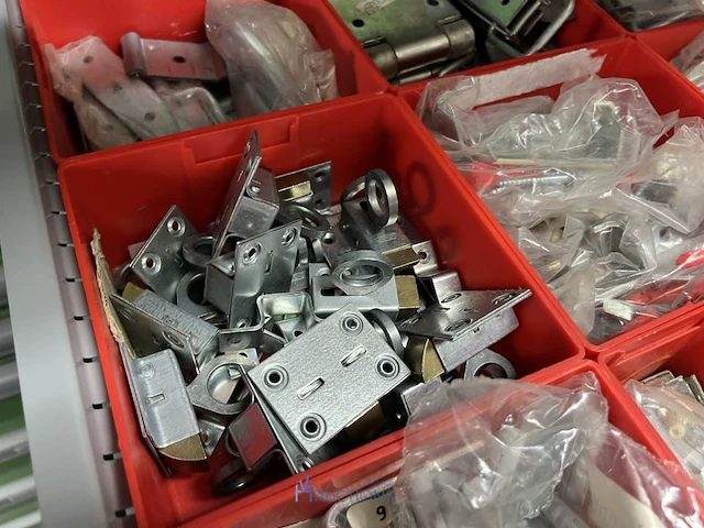 Partij sloten, deuronderdelen en spanmateriaal - afbeelding 50 van  57