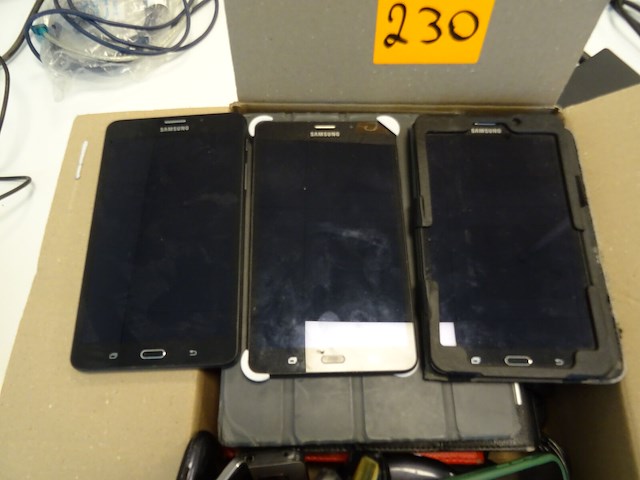 Partij smartphones en tablets - afbeelding 2 van  5