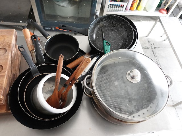 Partij snijplanken + diverse pannen - afbeelding 4 van  4