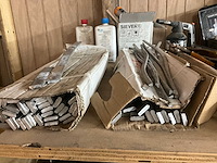 Partij soldeer benodigdheden/toebehoren - afbeelding 3 van  8