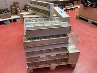 Partij sorteer bakken met inhoud - afbeelding 3 van  9